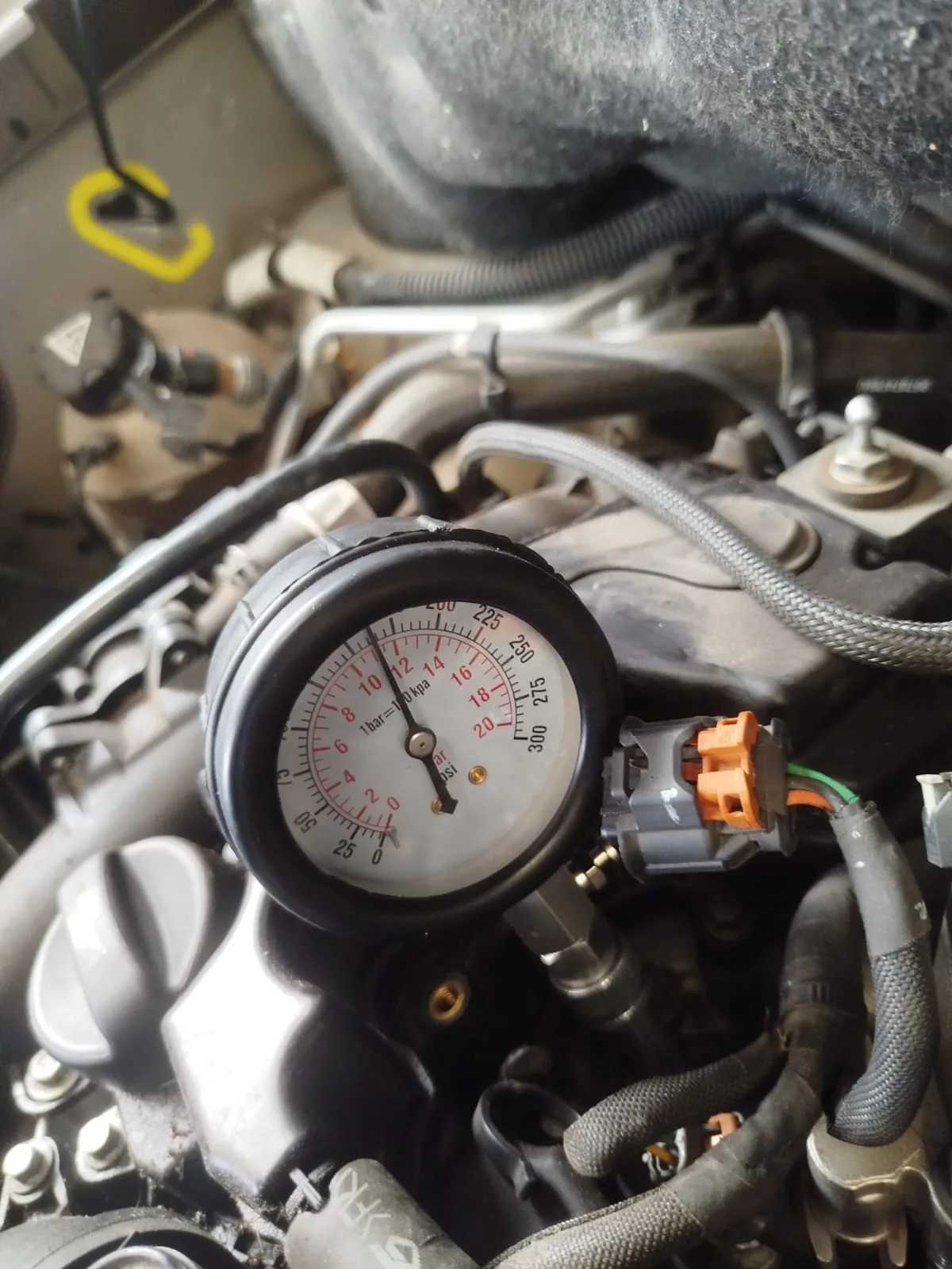 Originele foto 1 van de compressiemeting bij de Peugeot Partner 1.2 PureTech