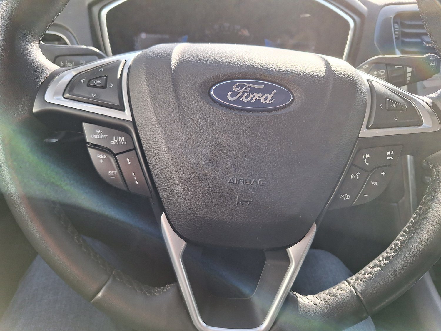 Ford Mondeo foto 17