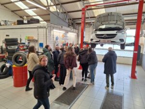 praktijkopleiding auto werkplaats garage peter bredene wit geel kruis tweedehandswagens garage peter bredene oostende (21)