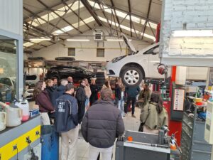 praktijkopleiding auto werkplaats garage peter bredene wit geel kruis tweedehandswagens garage peter bredene oostende (22)